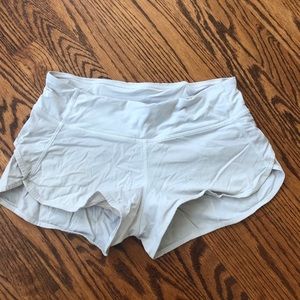 LULULEMON WHITE SHORTS